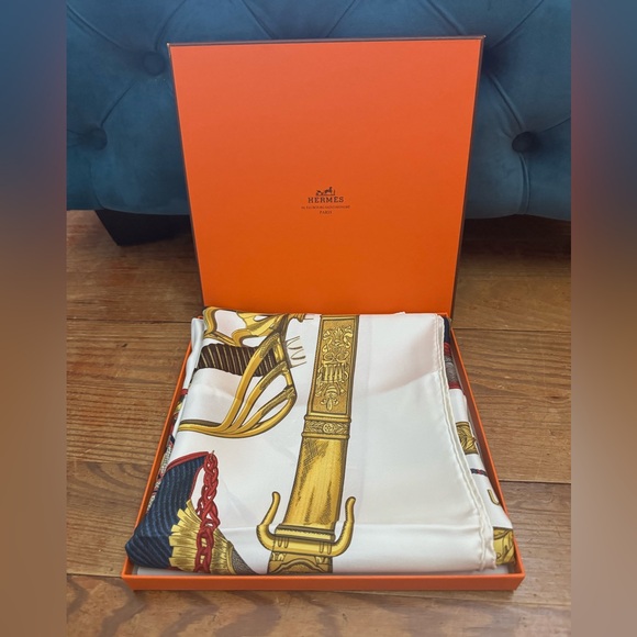 HERMES Scarf Carre90 Silk Square GRAND UNIFORME with box like new - Picture 2 of 8